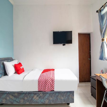 Hotel Oyo 3908 Fenway Kostel à Bandung Extérieur photo